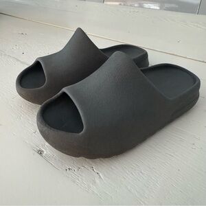 Yeezy Kids Grey Slide Sandals